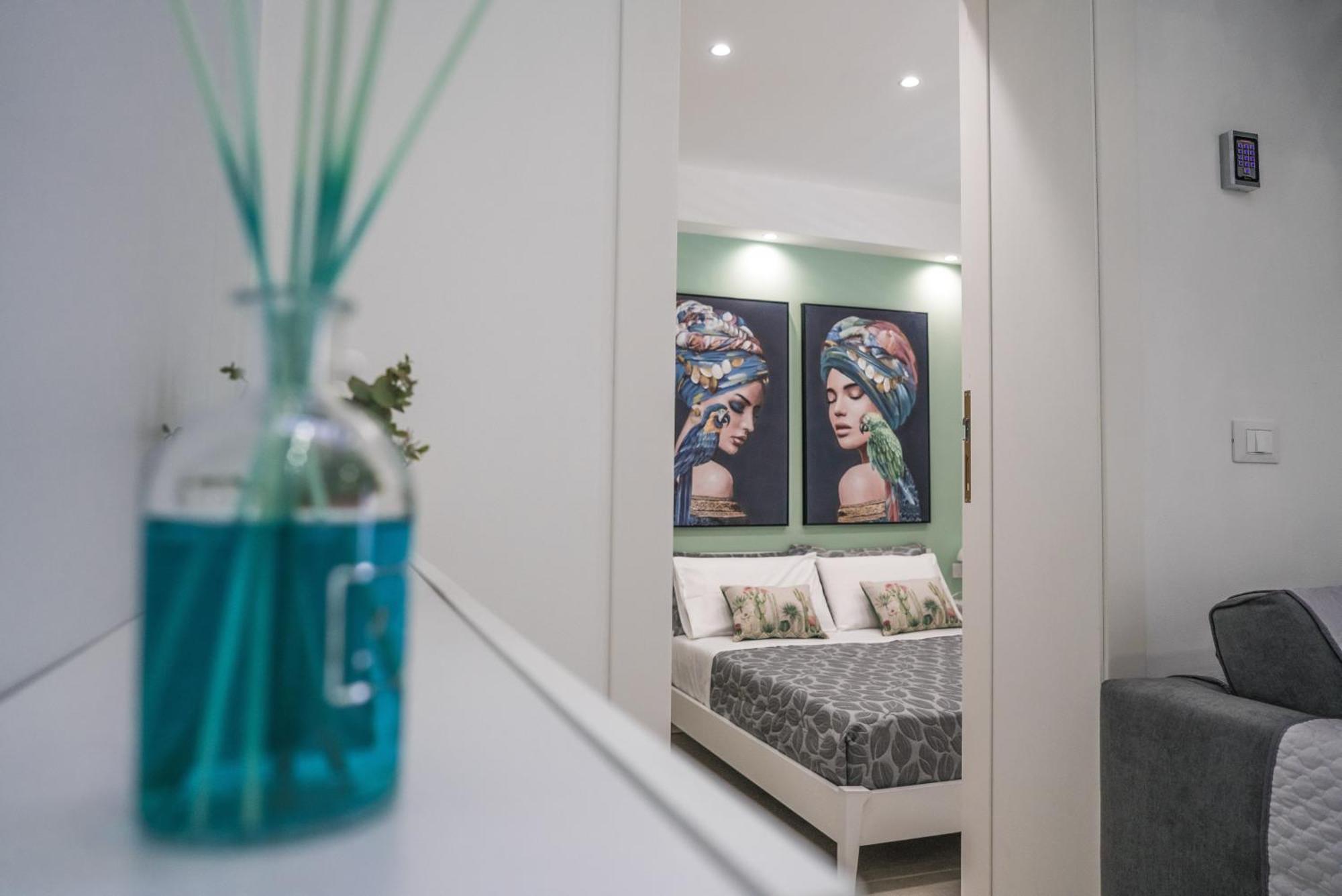Casa Azzurra Rooms E Apartment Terrasini Bagian luar foto