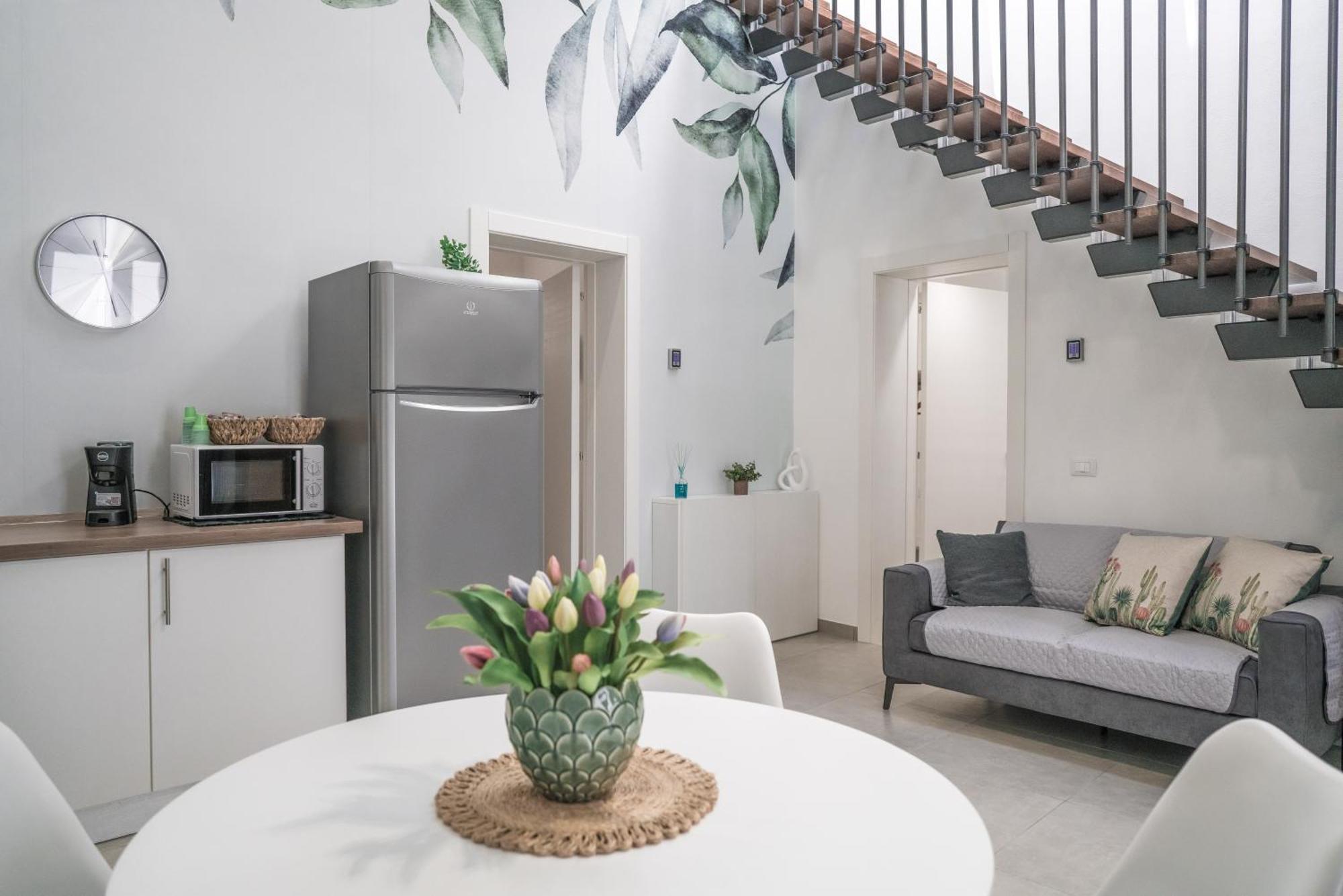 Casa Azzurra Rooms E Apartment Terrasini Bagian luar foto