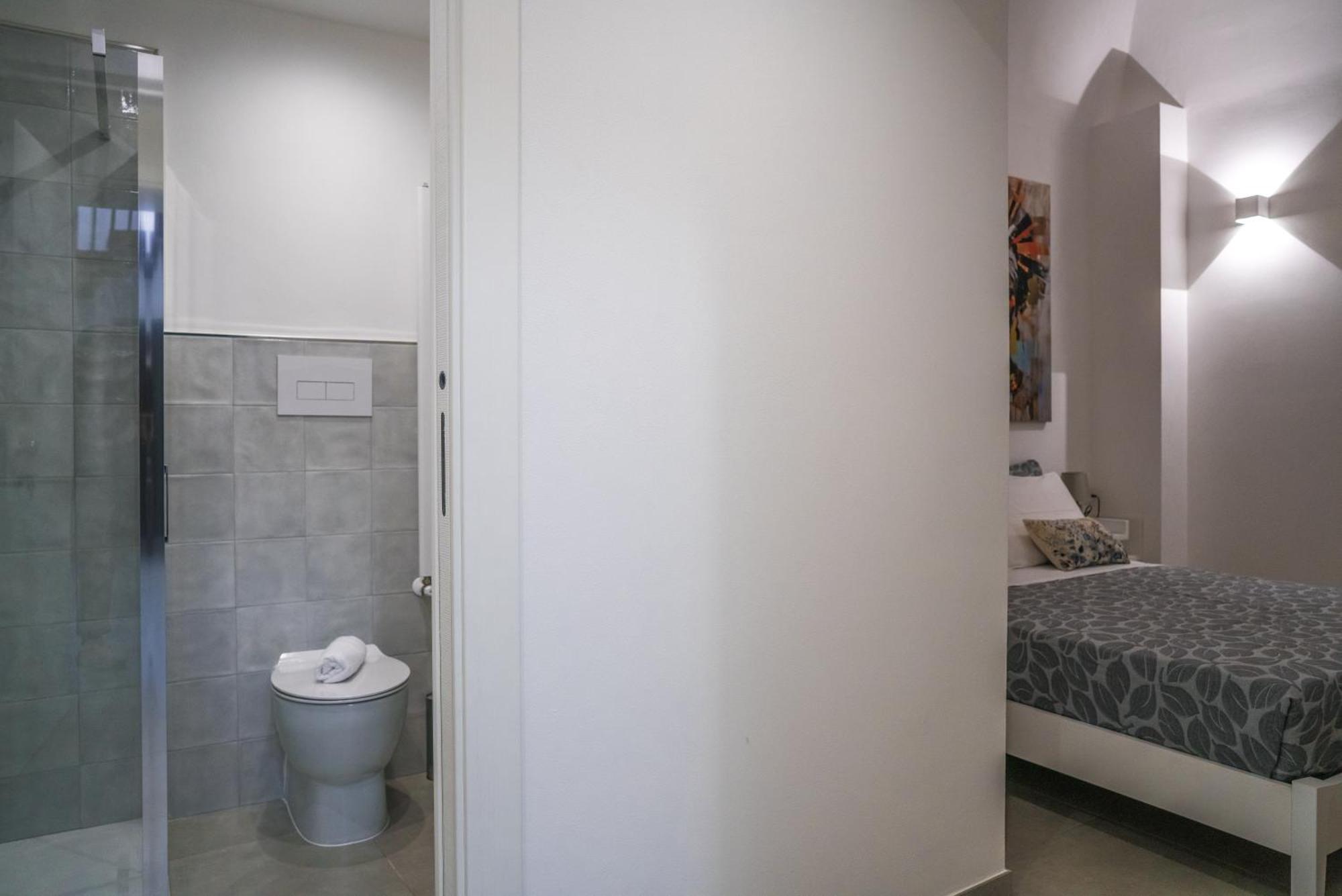 Casa Azzurra Rooms E Apartment Terrasini Bagian luar foto