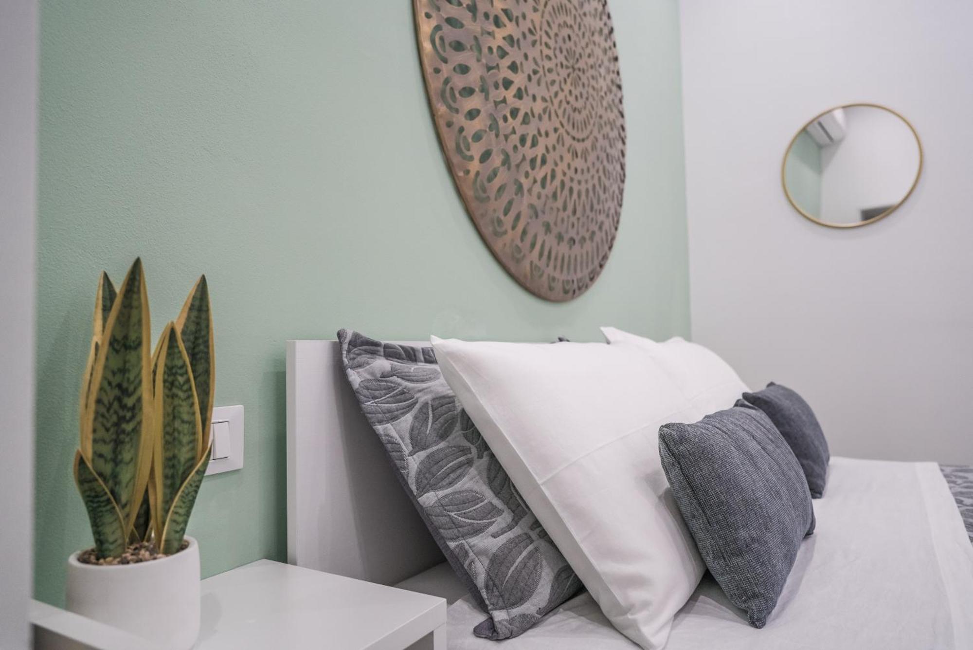Casa Azzurra Rooms E Apartment Terrasini Bagian luar foto