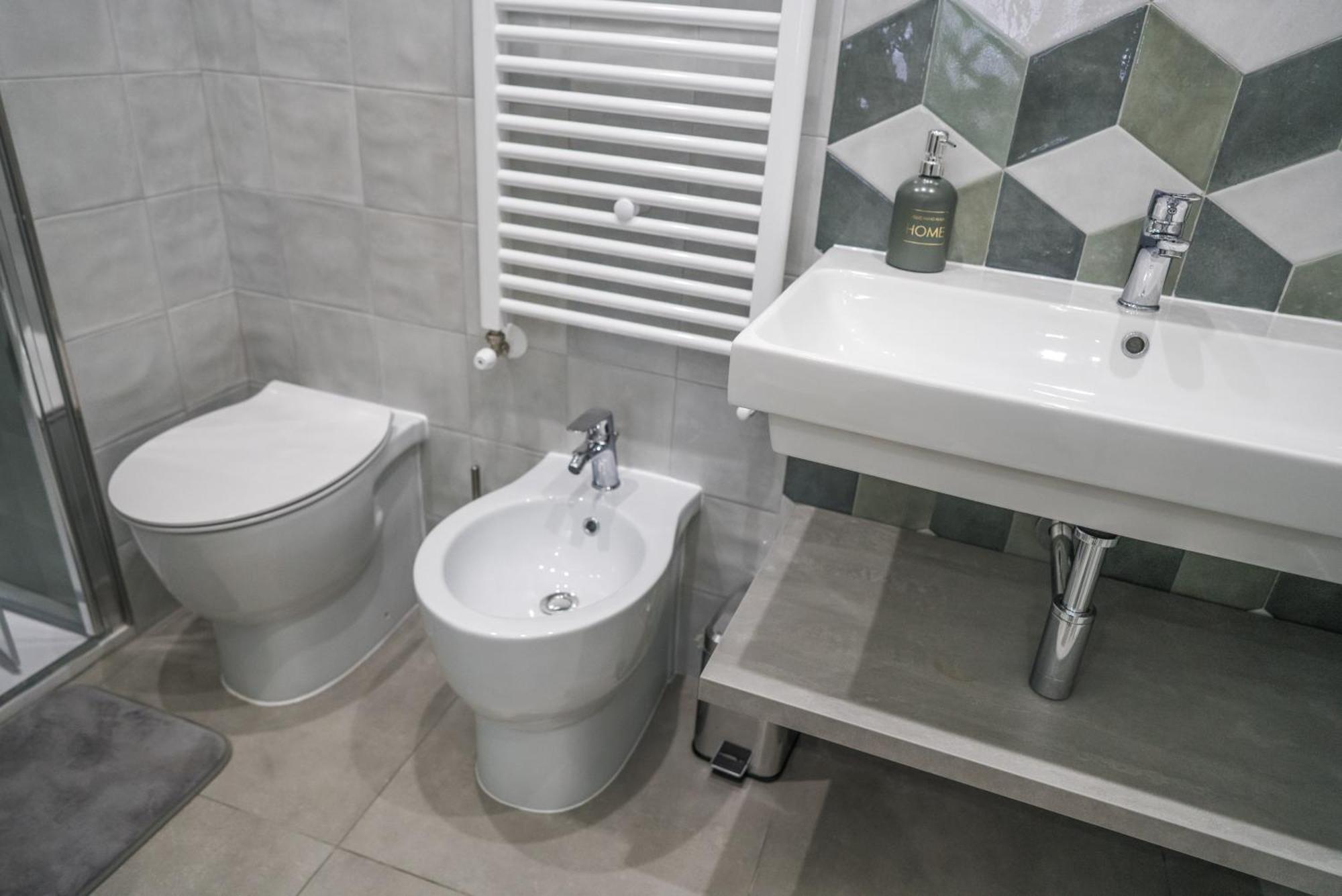 Casa Azzurra Rooms E Apartment Terrasini Bagian luar foto