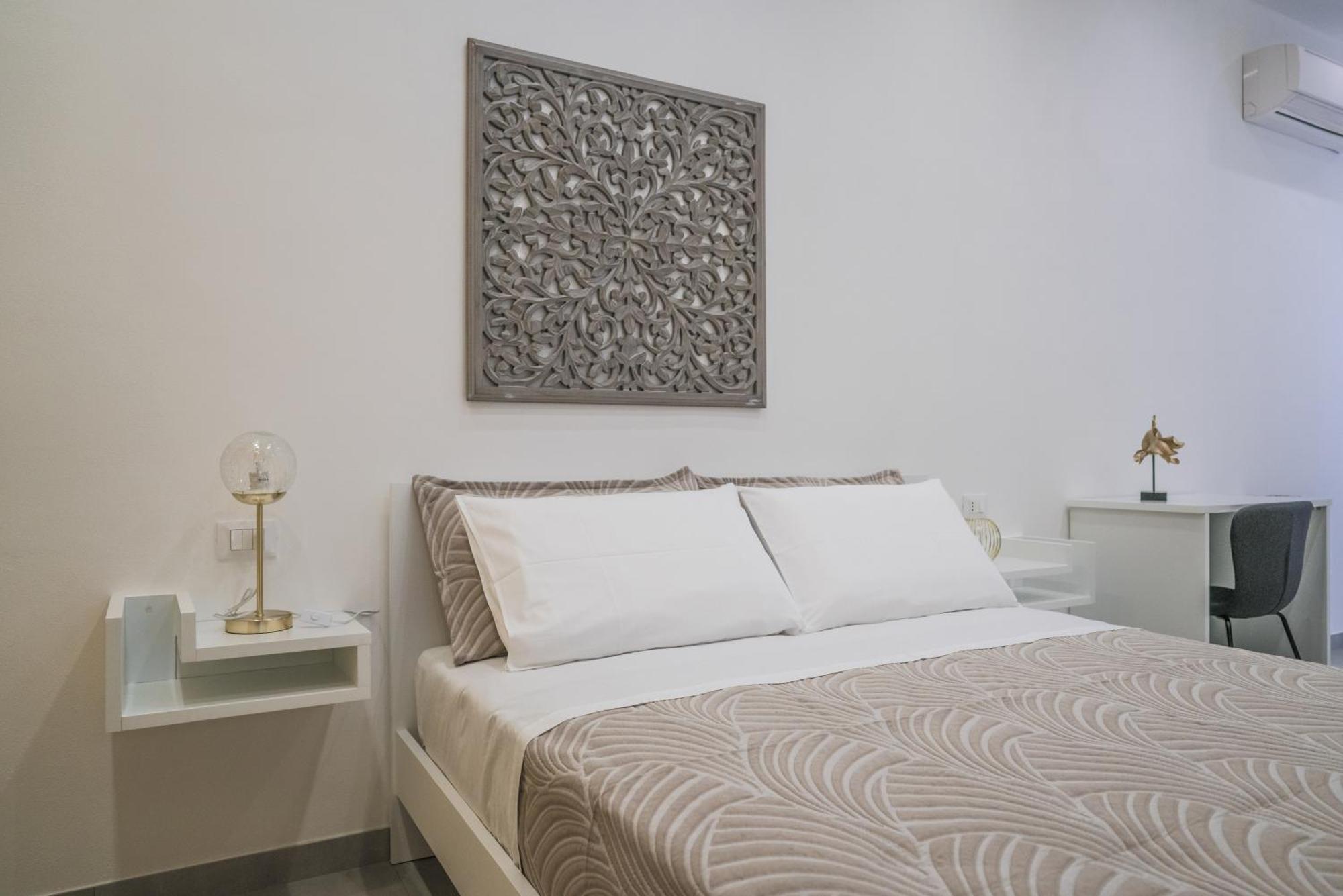 Casa Azzurra Rooms E Apartment Terrasini Bagian luar foto