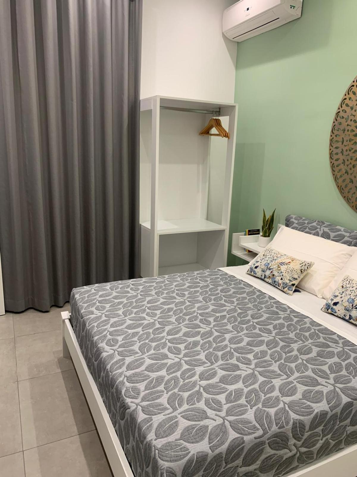 Casa Azzurra Rooms E Apartment Terrasini Bagian luar foto