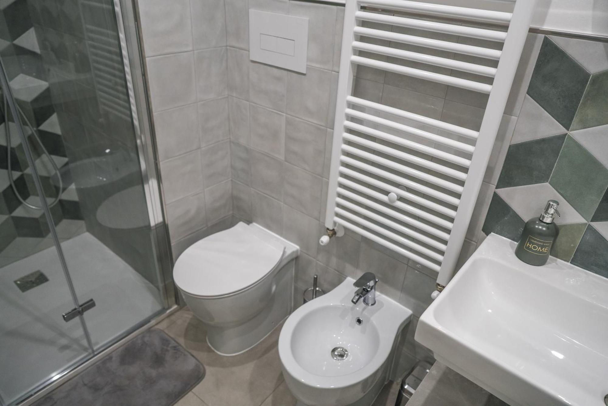 Casa Azzurra Rooms E Apartment Terrasini Bagian luar foto